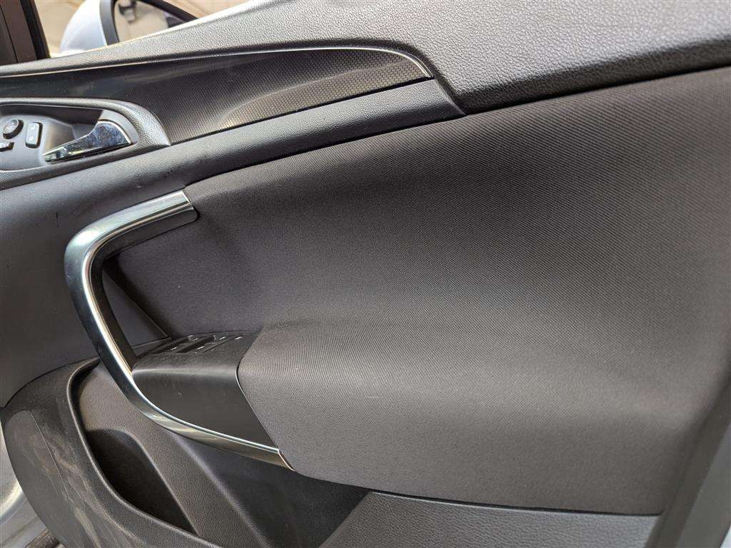 <p>2015 VAUXHALL INSIGNIA SRI NAV CDTI ECO</p>