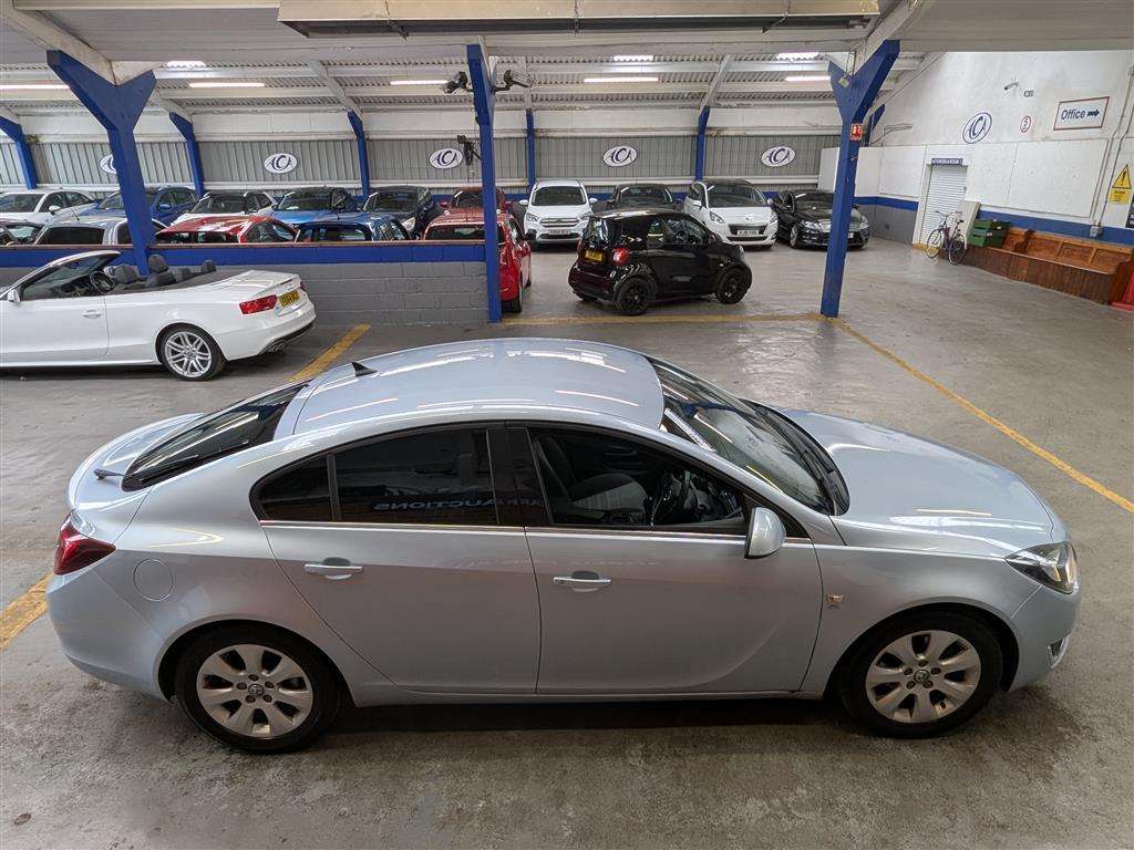 <p>2015 VAUXHALL INSIGNIA SRI NAV CDTI ECO</p>