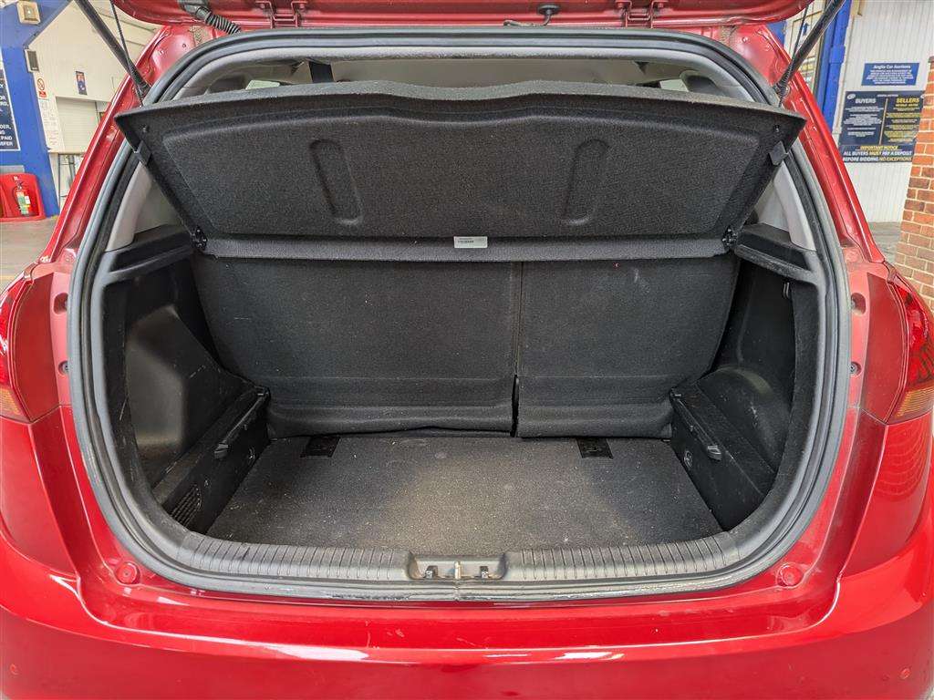<p>2017 KIA VENGA 3 CRDI ISG</p>