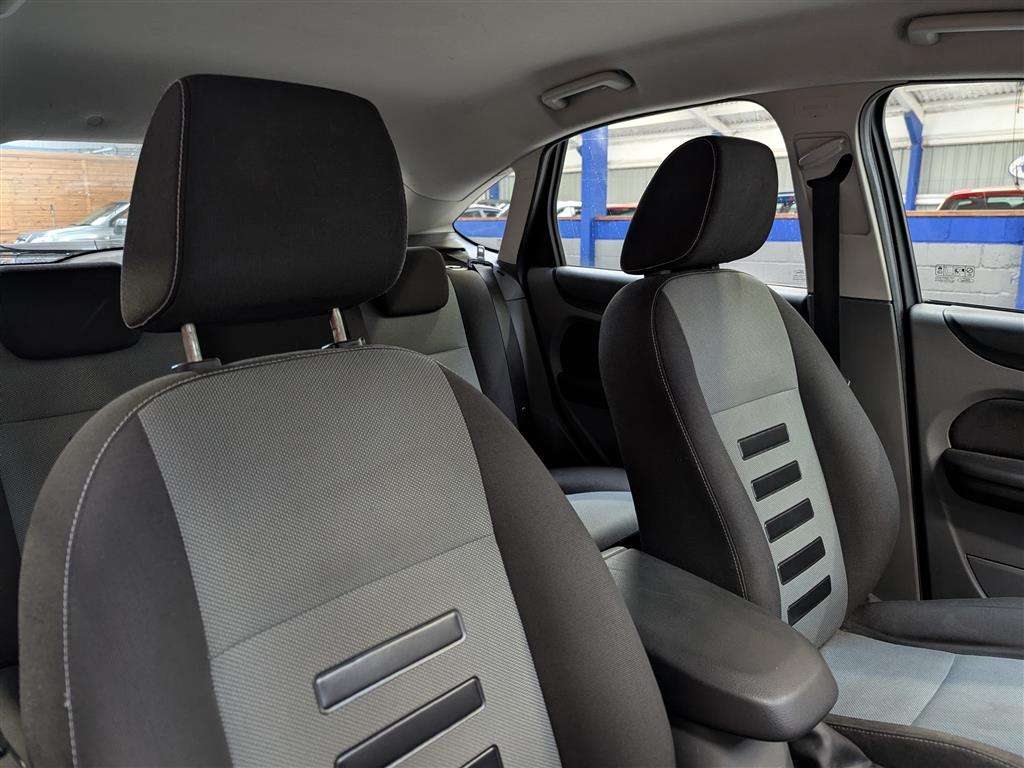 <p>2009 FORD FOCUS ZETEC 100</p>