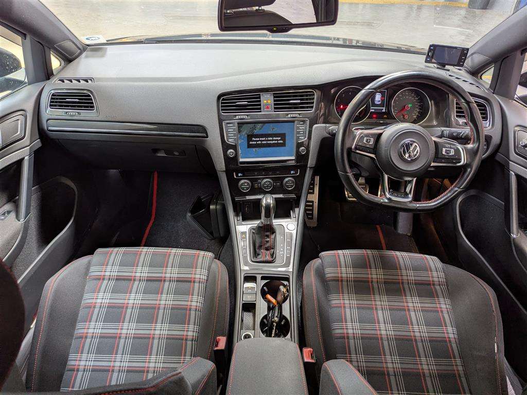 <p>2014 VOLKSWAGEN GOLF GTI S-A</p>