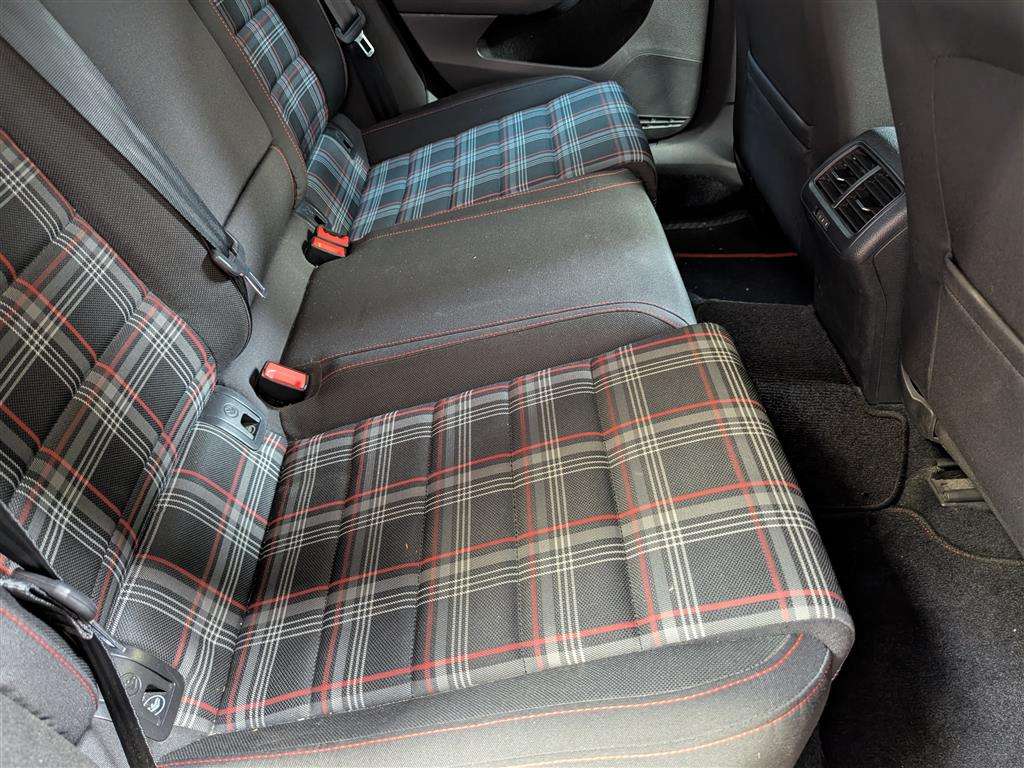 <p>2014 VOLKSWAGEN GOLF GTI S-A</p>
