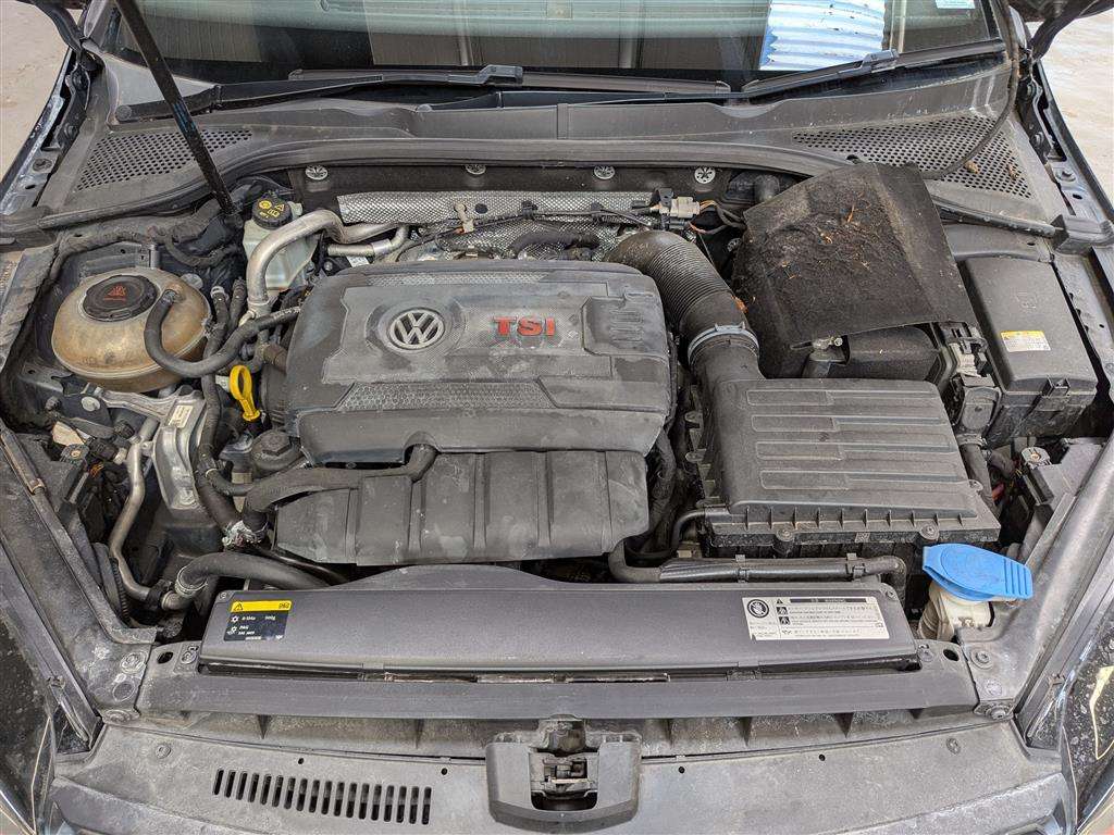 <p>2014 VOLKSWAGEN GOLF GTI S-A</p>