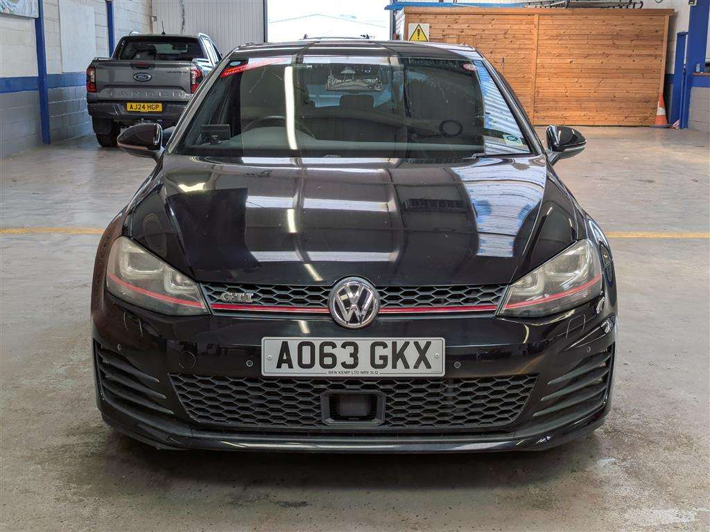<p>2014 VOLKSWAGEN GOLF GTI S-A</p>