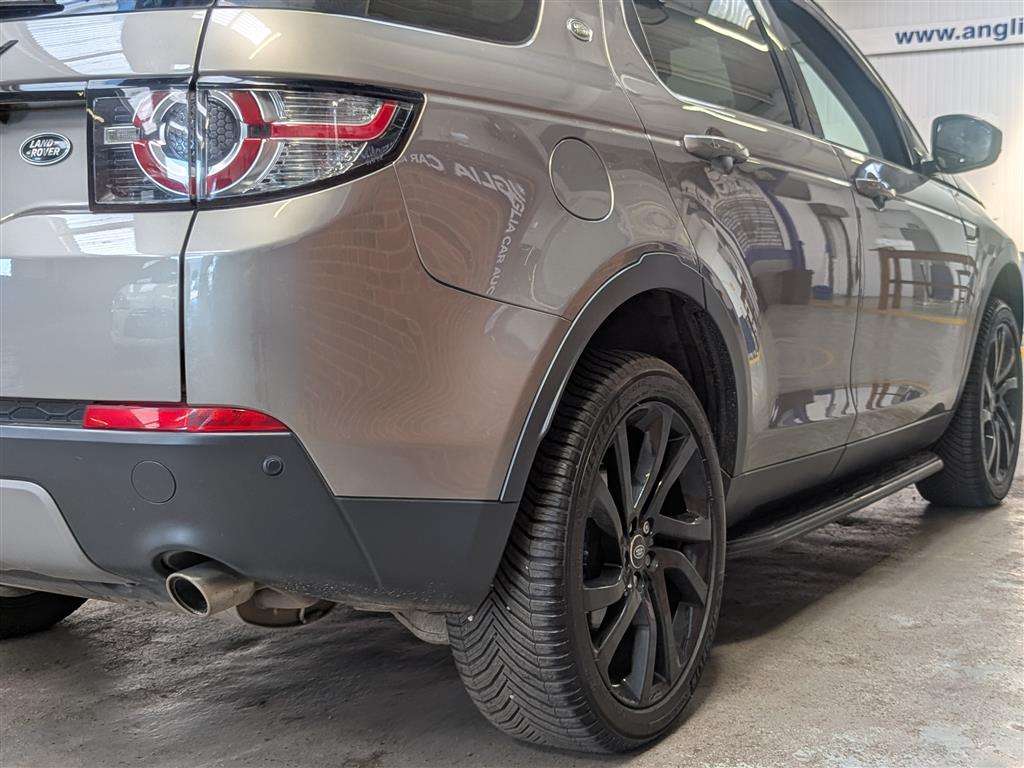 <p>2017 LAND ROVER DISCO-Y SPORT BLACK HSE T</p>
