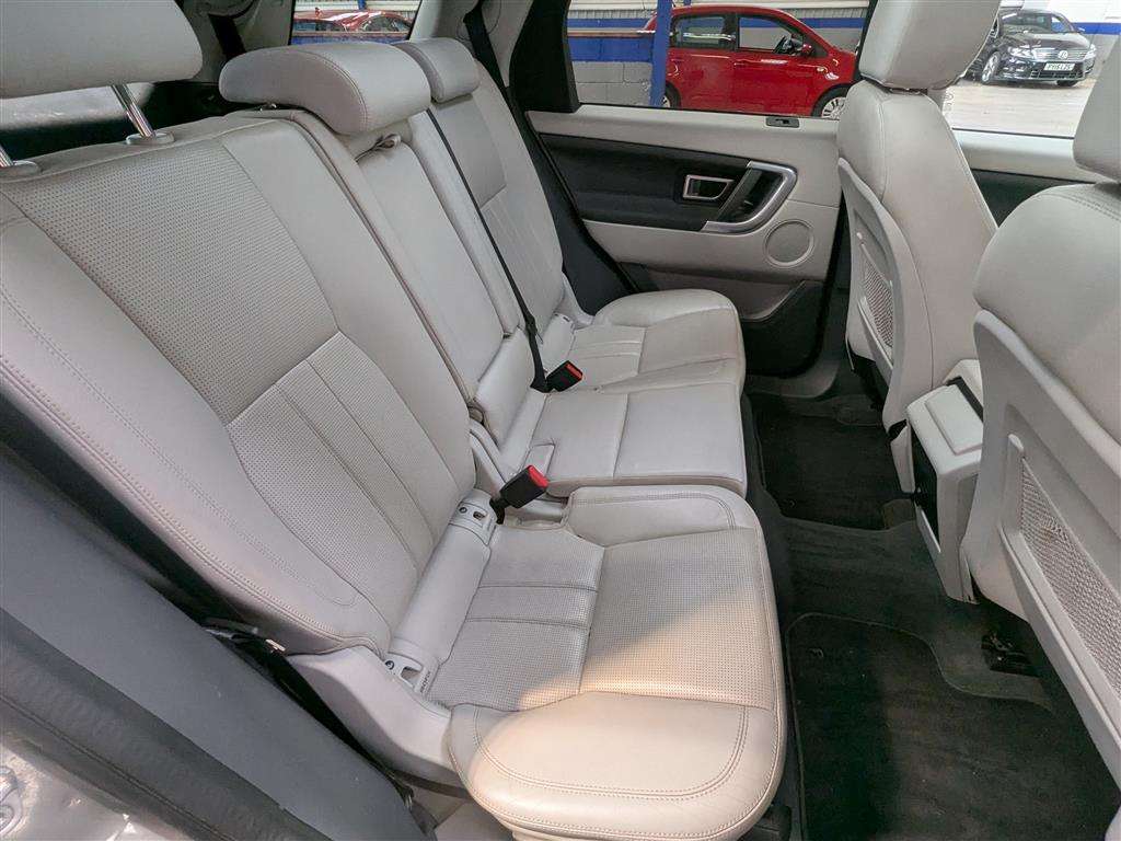 <p>2017 LAND ROVER DISCO-Y SPORT BLACK HSE T</p>