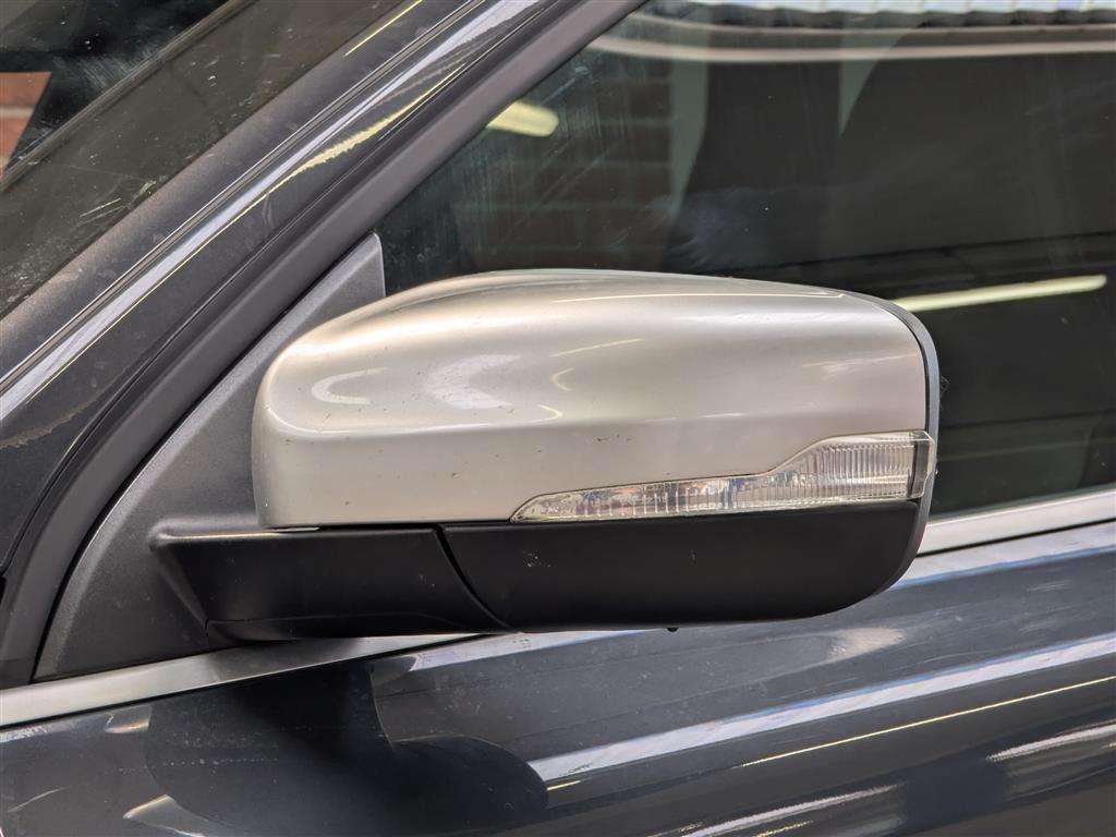 <p>2015 VOLVO XC60 R-DESIGN LUX NAV D4</p>