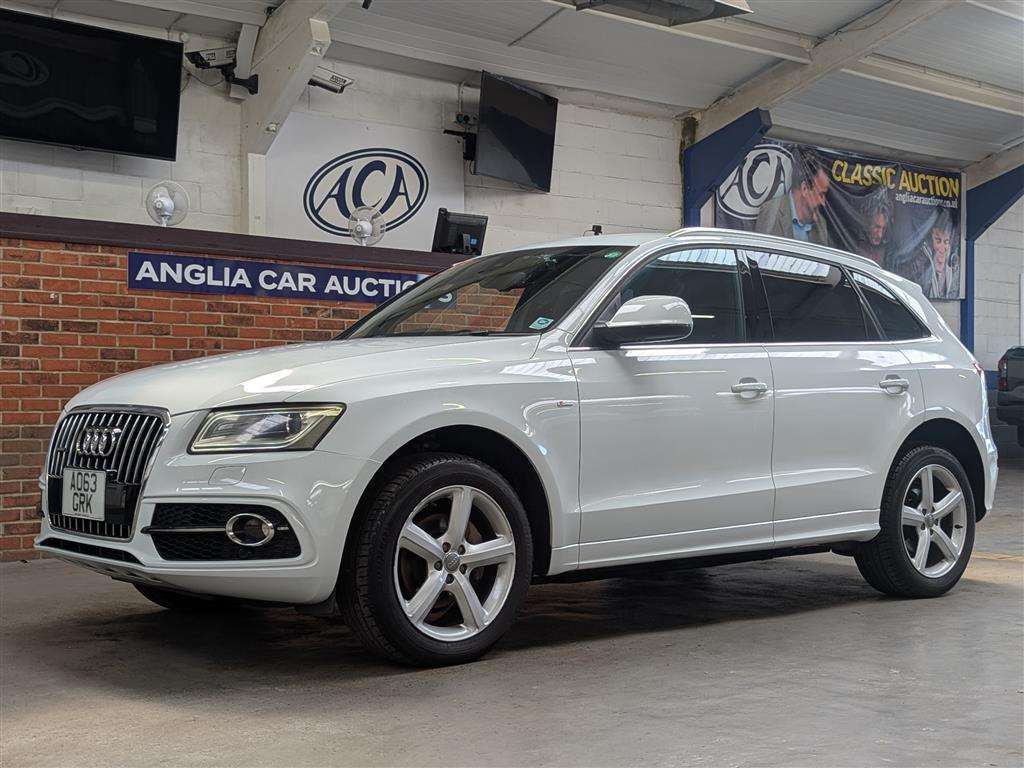<p>2013 AUDI Q5 S LINE + TFSI QUATTRO</p>