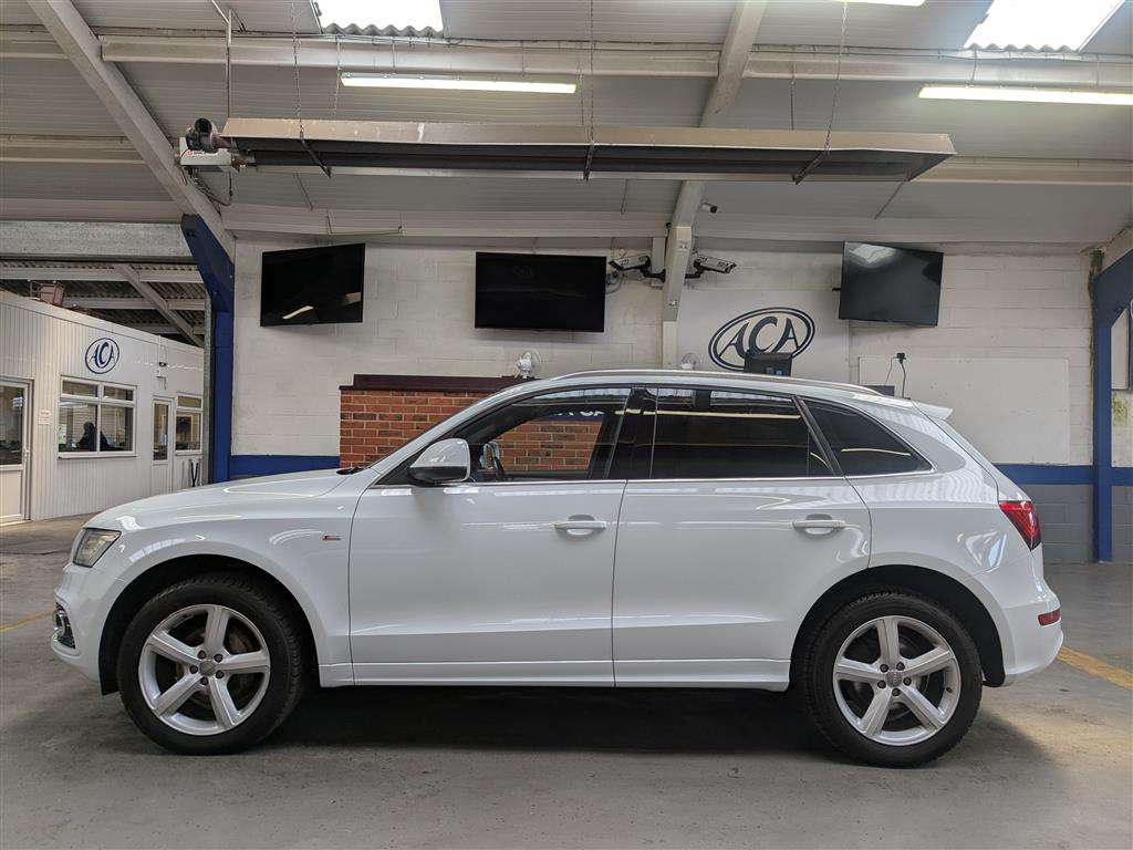 <p>2013 AUDI Q5 S LINE + TFSI QUATTRO</p>