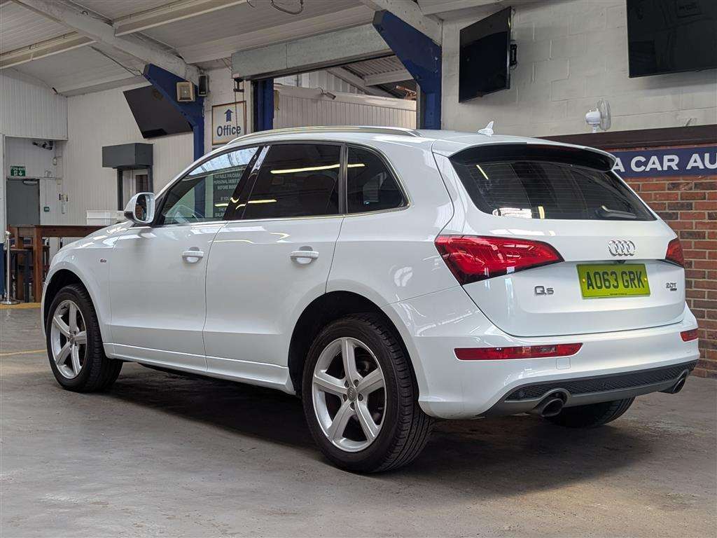 <p>2013 AUDI Q5 S LINE + TFSI QUATTRO</p>