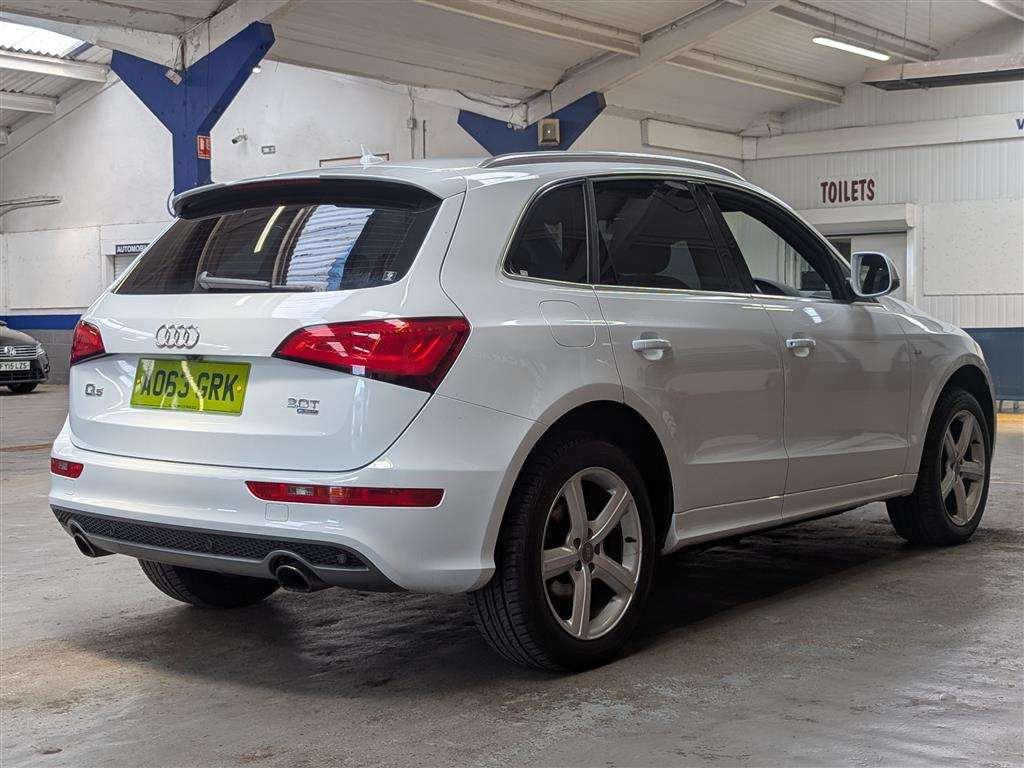 <p>2013 AUDI Q5 S LINE + TFSI QUATTRO</p>
