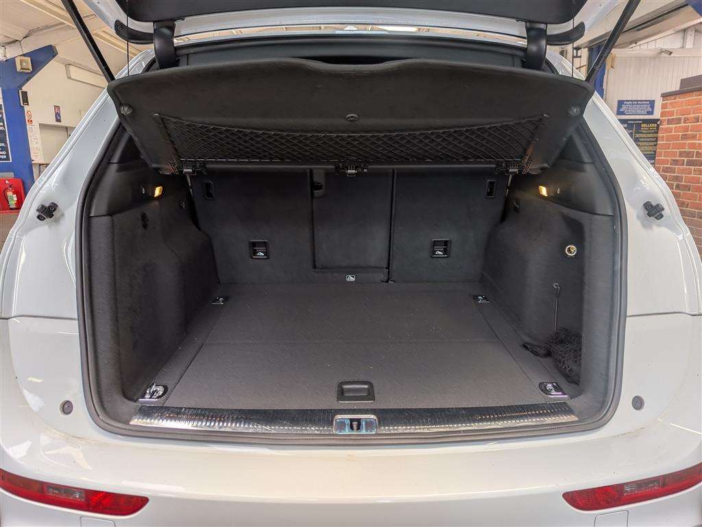 <p>2013 AUDI Q5 S LINE + TFSI QUATTRO</p>