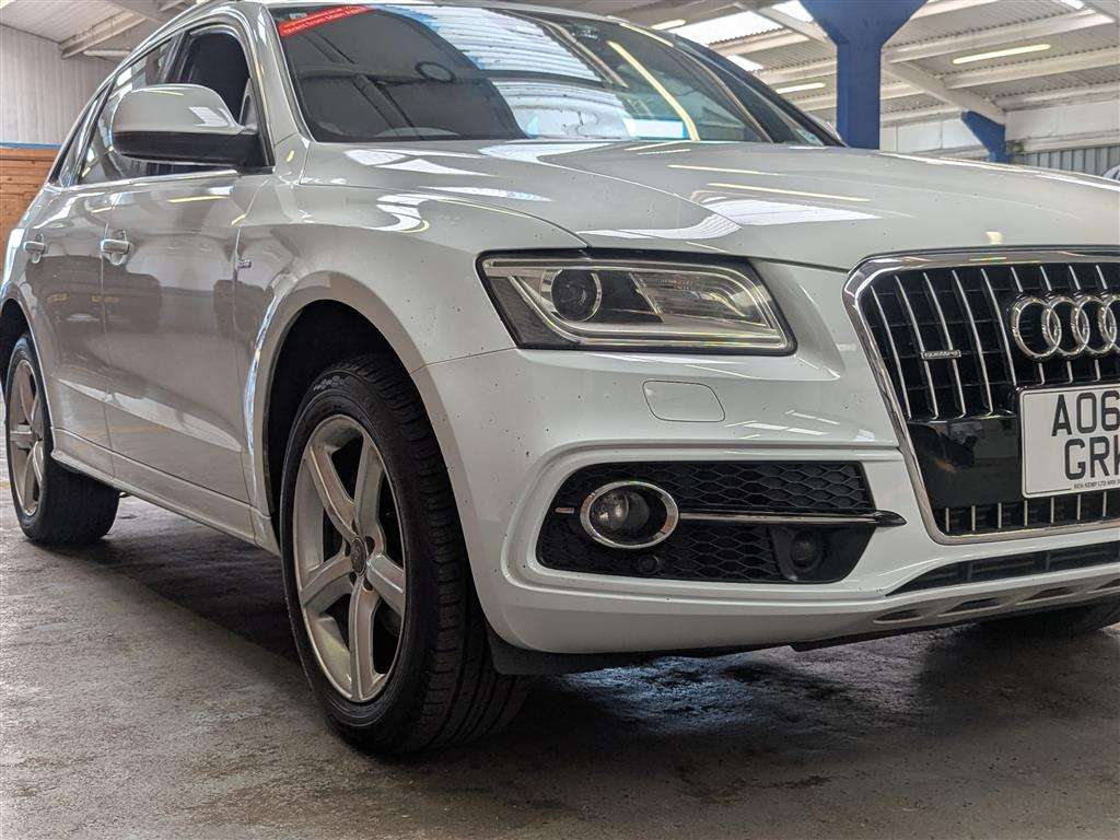<p>2013 AUDI Q5 S LINE + TFSI QUATTRO</p>