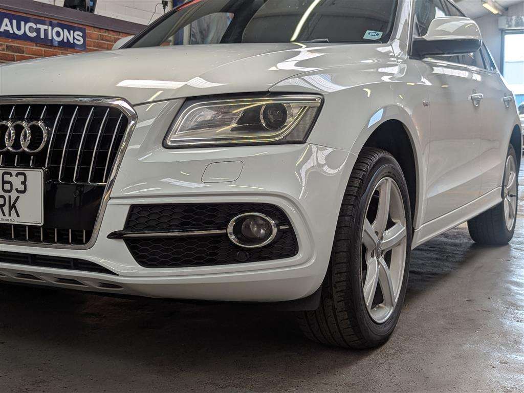 <p>2013 AUDI Q5 S LINE + TFSI QUATTRO</p>
