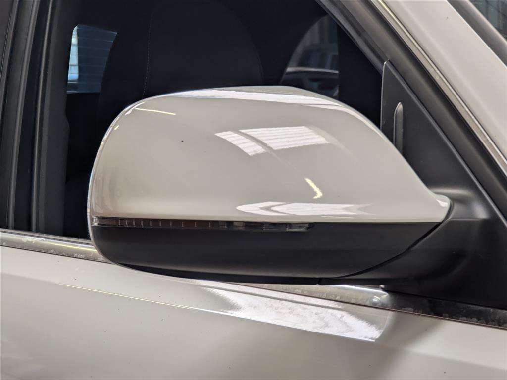 <p>2013 AUDI Q5 S LINE + TFSI QUATTRO</p>