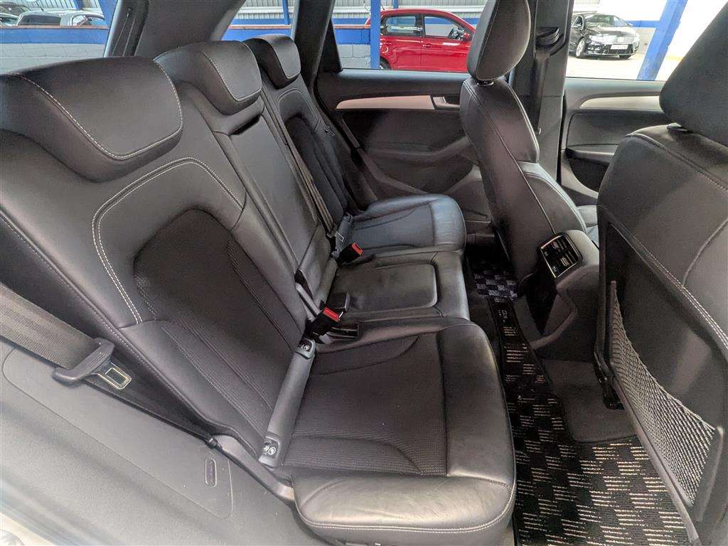 <p>2013 AUDI Q5 S LINE + TFSI QUATTRO</p>