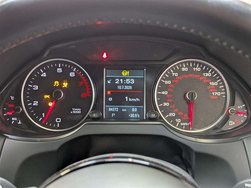 <p>2013 AUDI Q5 S LINE + TFSI QUATTRO</p>