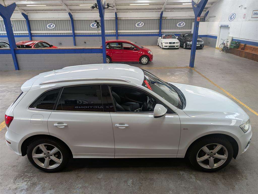 <p>2013 AUDI Q5 S LINE + TFSI QUATTRO</p>