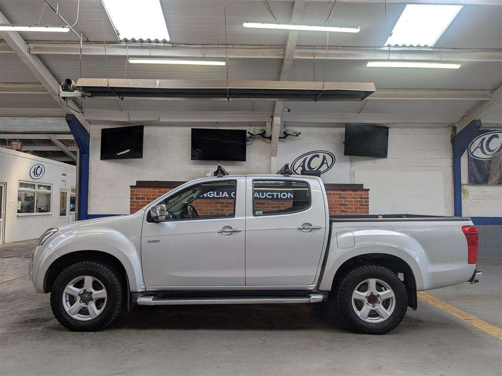<p>2013 ISUZU D-MAX YUKON D/C INTCOOLER</p>