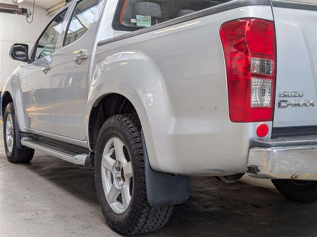 <p>2013 ISUZU D-MAX YUKON D/C INTCOOLER</p>