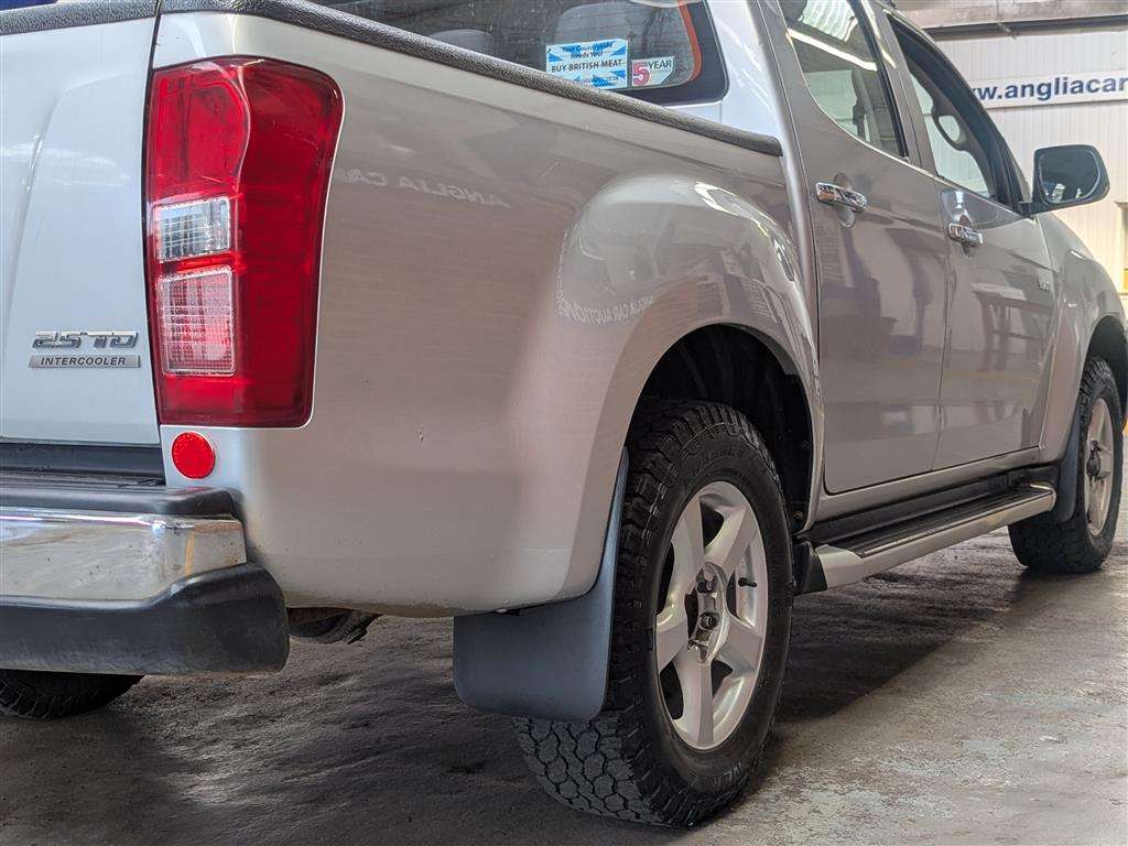 <p>2013 ISUZU D-MAX YUKON D/C INTCOOLER</p>