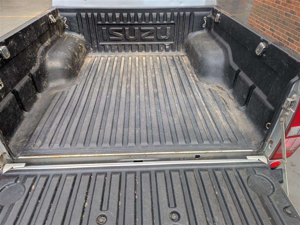 <p>2013 ISUZU D-MAX YUKON D/C INTCOOLER</p>