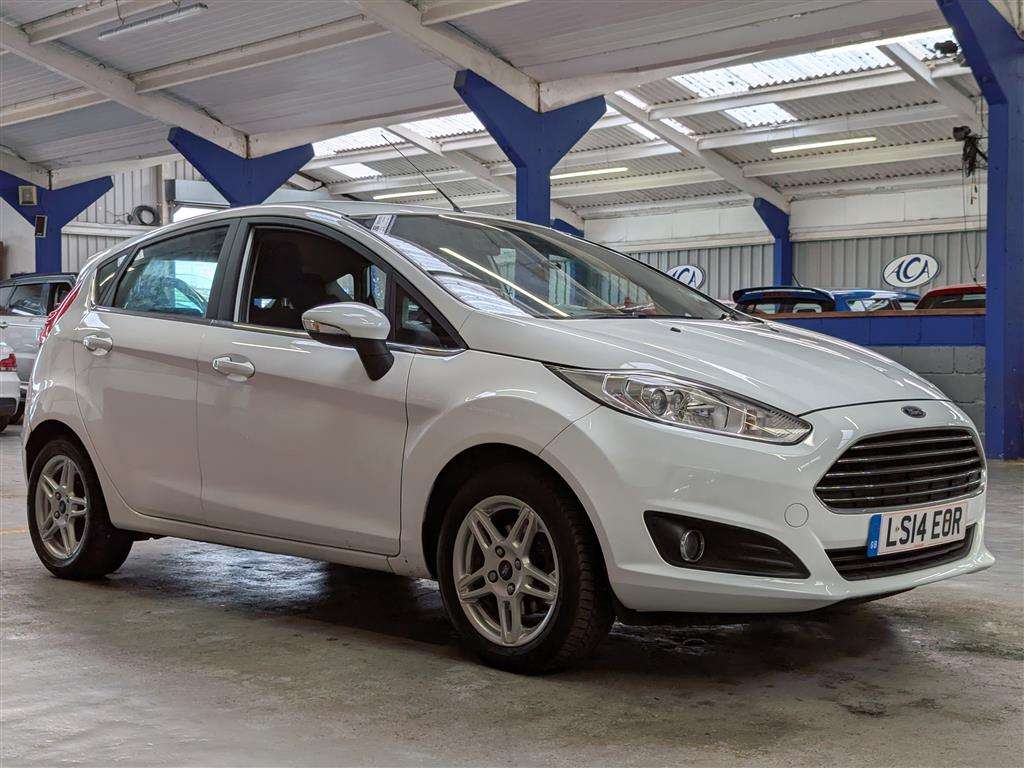<p>2014 FORD FIESTA ZETEC</p>