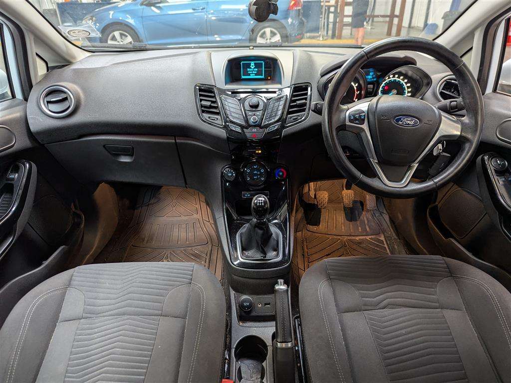 <p>2014 FORD FIESTA ZETEC</p>