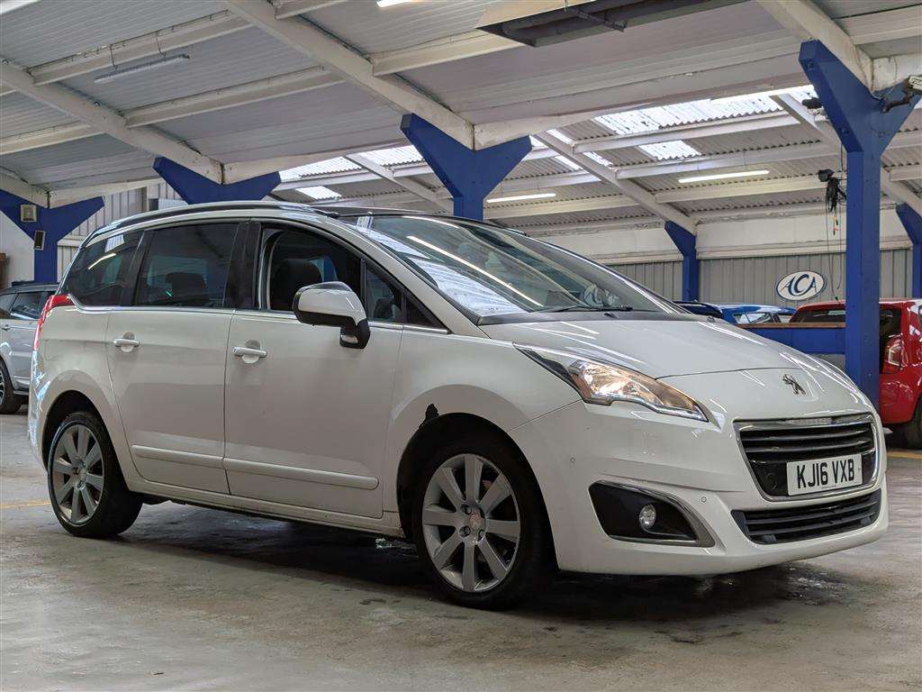 <p>2016 PEUGEOT 5008 ALLURE BLUE HDI S/S</p>