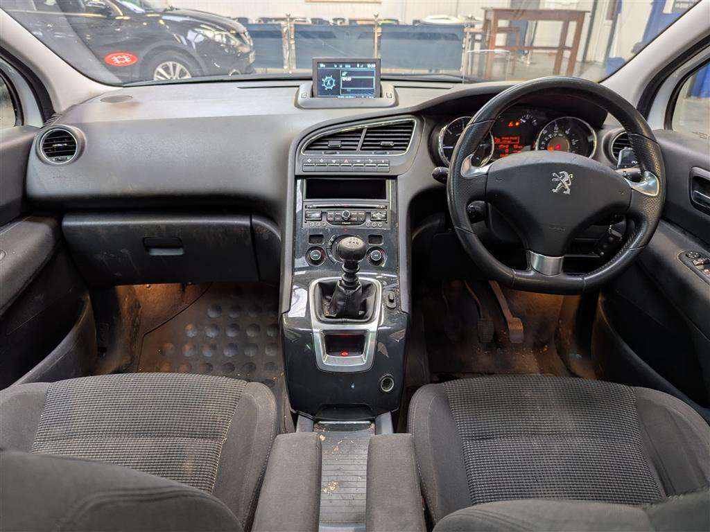 <p>2016 PEUGEOT 5008 ALLURE BLUE HDI S/S</p>