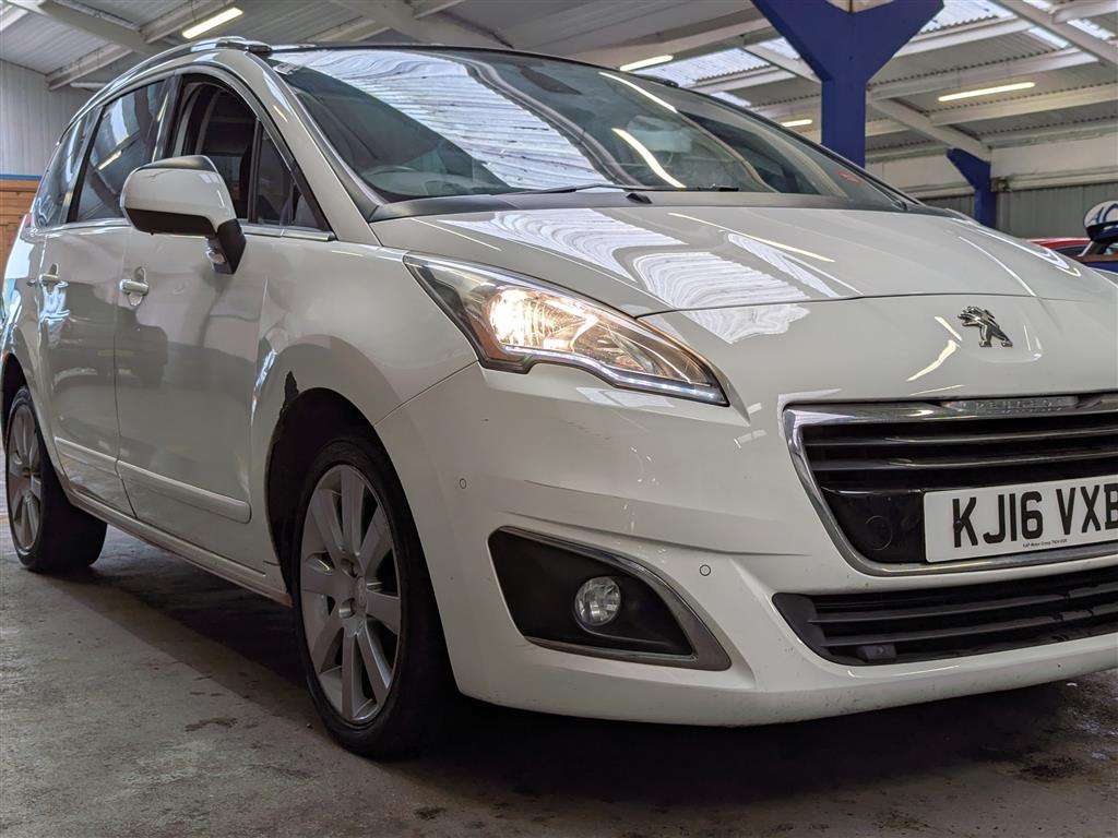<p>2016 PEUGEOT 5008 ALLURE BLUE HDI S/S</p>