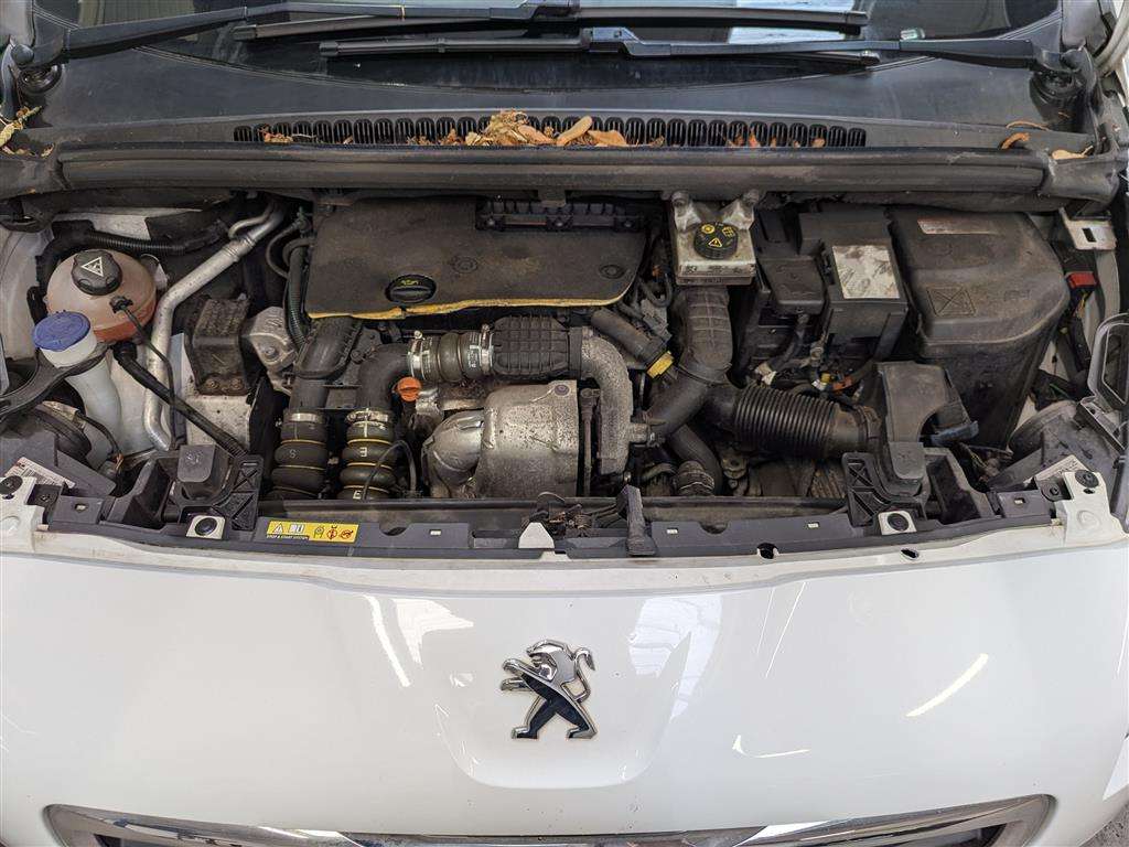 <p>2016 PEUGEOT 5008 ALLURE BLUE HDI S/S</p>