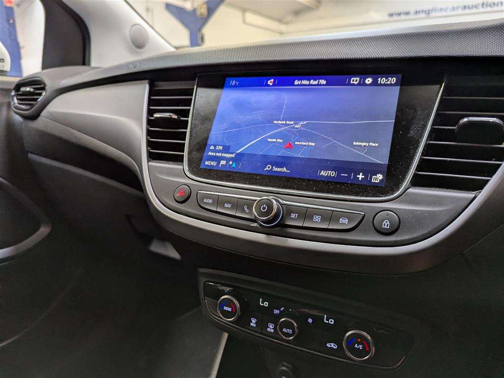 <p>2018 VAUXHALL CROSSLAND X SE NAV ECOTEC</p>
