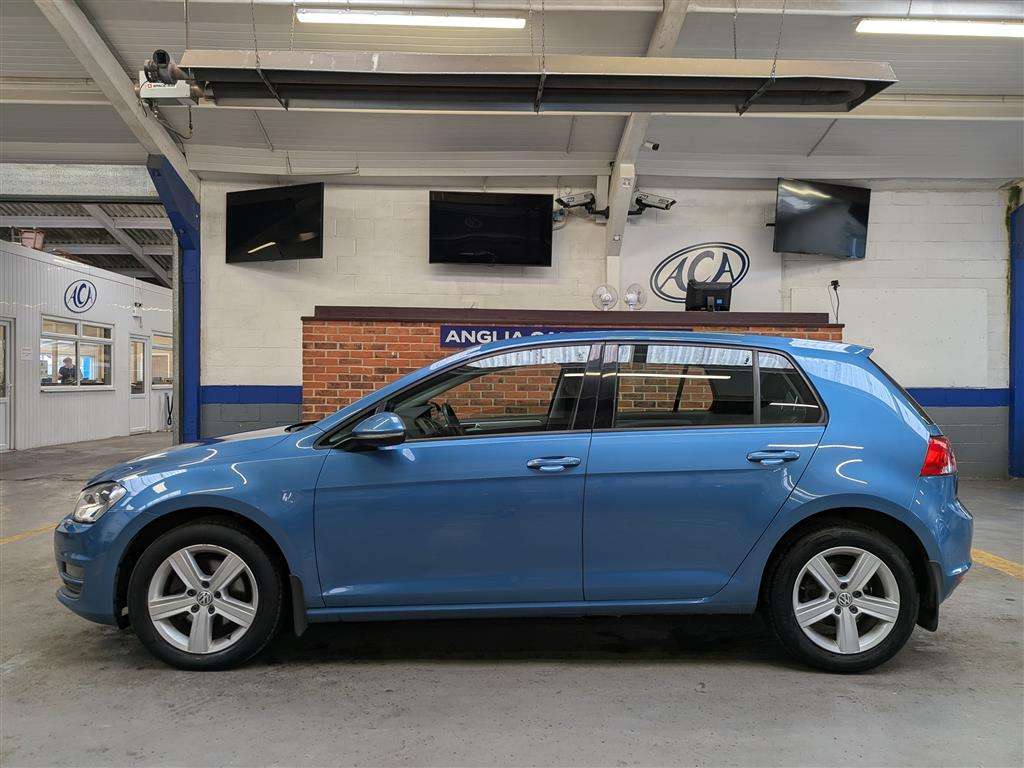 <p>2015 VOLKSWAGEN GOLF MATCH TDI BMT</p>