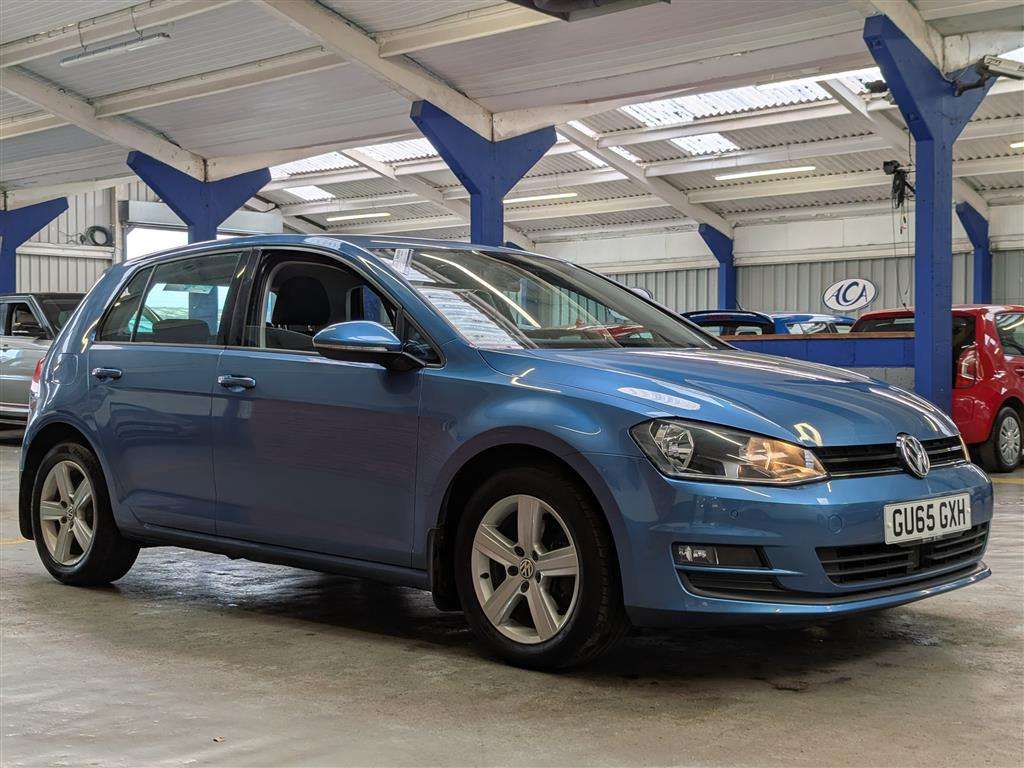 <p>2015 VOLKSWAGEN GOLF MATCH TDI BMT</p>