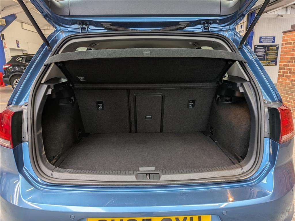 <p>2015 VOLKSWAGEN GOLF MATCH TDI BMT</p>