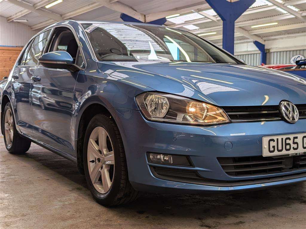 <p>2015 VOLKSWAGEN GOLF MATCH TDI BMT</p>