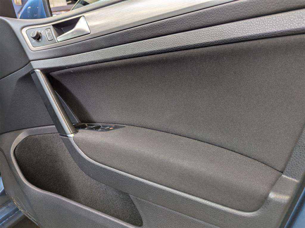 <p>2015 VOLKSWAGEN GOLF MATCH TDI BMT</p>