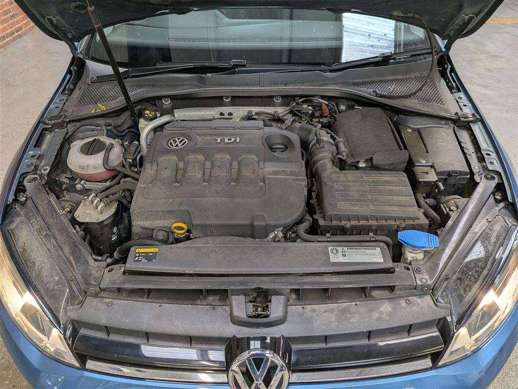 <p>2015 VOLKSWAGEN GOLF MATCH TDI BMT</p>