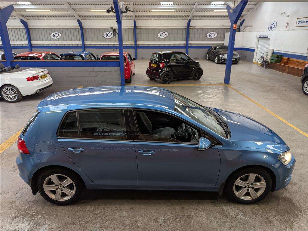 <p>2015 VOLKSWAGEN GOLF MATCH TDI BMT</p>