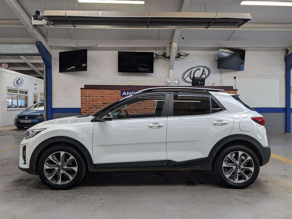 <p>2018 KIA STONIC FIRST EDITION CRDI</p>