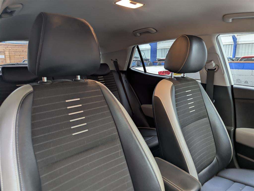 <p>2018 KIA STONIC FIRST EDITION CRDI</p>