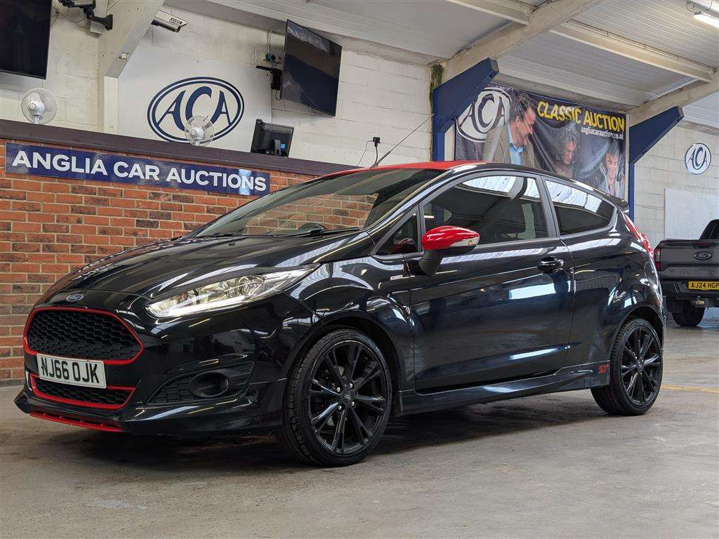 <p>2016 FORD FIESTA ST-LINE BLACK EDIT</p>