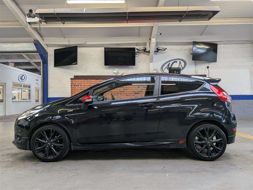 <p>2016 FORD FIESTA ST-LINE BLACK EDIT</p>