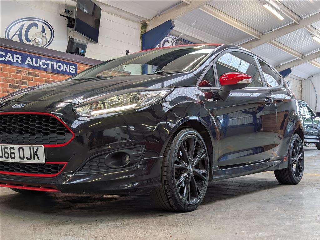 <p>2016 FORD FIESTA ST-LINE BLACK EDIT</p>