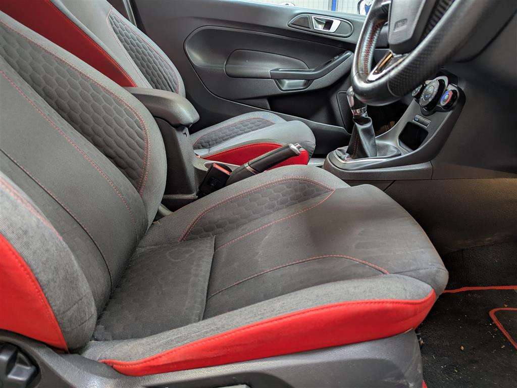<p>2016 FORD FIESTA ST-LINE BLACK EDIT</p>