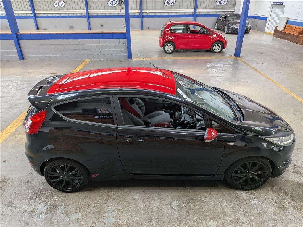 <p>2016 FORD FIESTA ST-LINE BLACK EDIT</p>