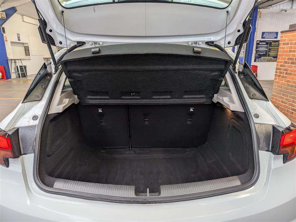<p>2016 VAUXHALL ASTRA ENERGY CDTI</p>