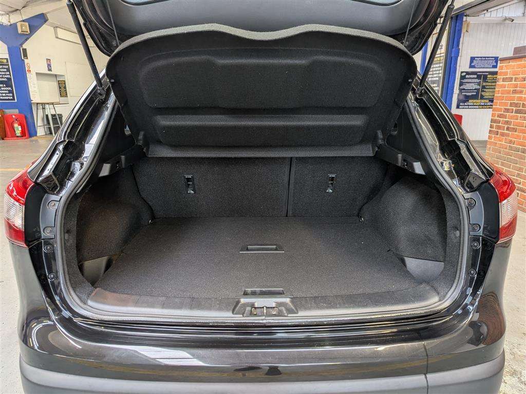 <p>2014 NISSAN QASHQAI ACENTA DCI</p>