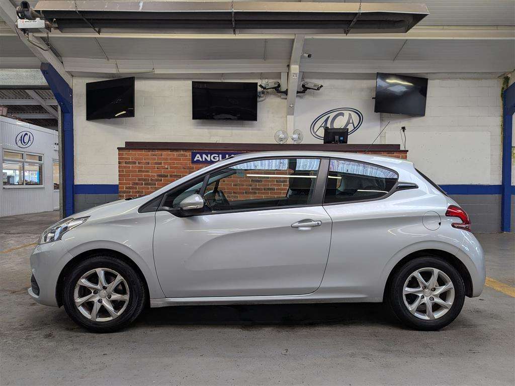 <p>2016 PEUGEOT 208 ACTIVE</p>